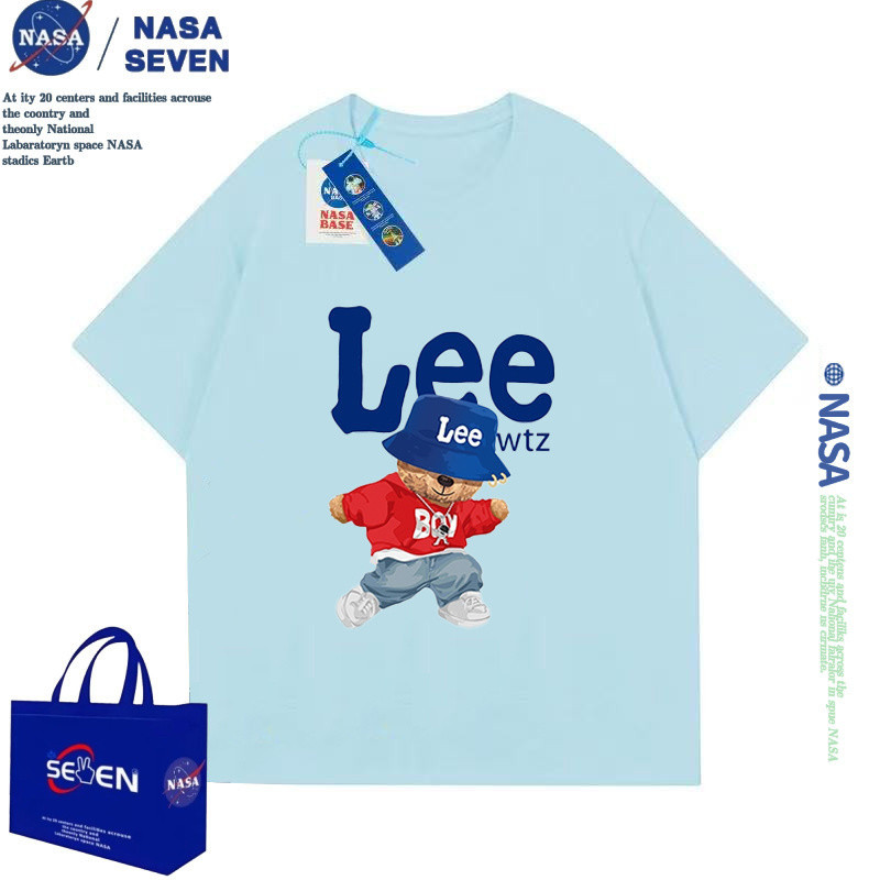 NASA 2025 สินค้าใหม่! เสื้อยืดแขนสั้นสำหรับเด็ก 100-160  สบายและนุ่ม แฟชั่นการ์ตูนน่ารักดูดซับผ้าผ้านุ่มสไตล์เกาหลี  หมี อนิเมะ