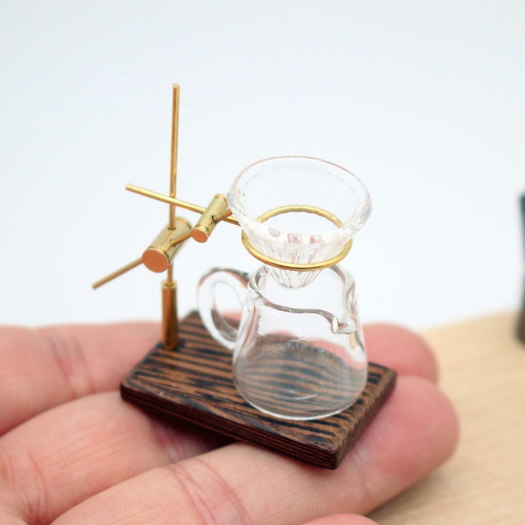 Mini Pour-over Coffee Maker Dollhouse Coffee Stand Set Miniature Pour-over Coffee Maker Set สําหรับ Diy Dollhouse ตกแต ่ งห ้ องครัวฉากของเล ่ นสําหรับห ้ องเรซิ ่ นแก ้ ว