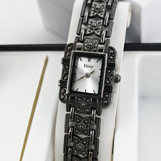 แฟชั่นผู้หญิงคลาสสิกแกะสลักนาฬิกาลําลองสแตนเลสนาฬิกาควอทซ์