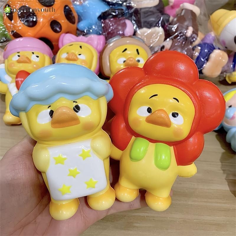 พร้อมส่ง สกุชชี่การ์ตูนเป็ดหน้ากวน Upset duck