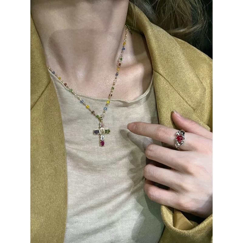 สร้อยคอไขว้สี Dopamine สไตล์หวานเย็น