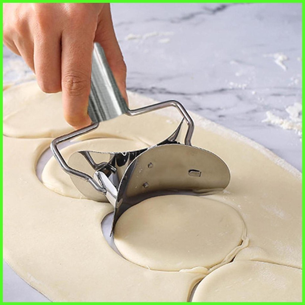 Dumpling Dough Cutter Roller สแตนเลส Dumpling Wrapper เครื่องตัดแป้ง Hand Push Rolling Pastry Cutter