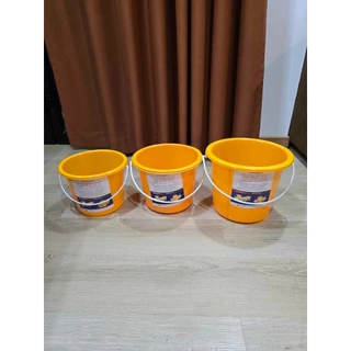 ถังสังฆทาน ถังพลาสติกทรงกลม มีหูหิ้ว สีเหลือง มี 2 ขนาด 4.5/5.5 แกลลอน เหมาะสำหรับทำถังสังฆทาน ถังถวายพระ