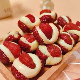 พร้อมจัดส่ง พุทรานมชีสไส้สตอเบอร์รี่🍓เปรี้ยวหวานอร่อย 250 กรัม