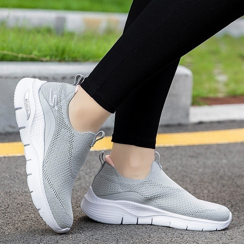 รองเท้าผู้หญิง - Kasut Wanita Nyaman & Ringan SKERCHERS_ARCH-FIT*รองเท้าผ้าใบตาข่ายระบายอากาศน้ำหนักเบาสำหรับออกกำลังกายกลางแจ้ง 232041 ถุงเท้าของขวัญฟรี รีบหน่อย! UKSN ZQZ4.