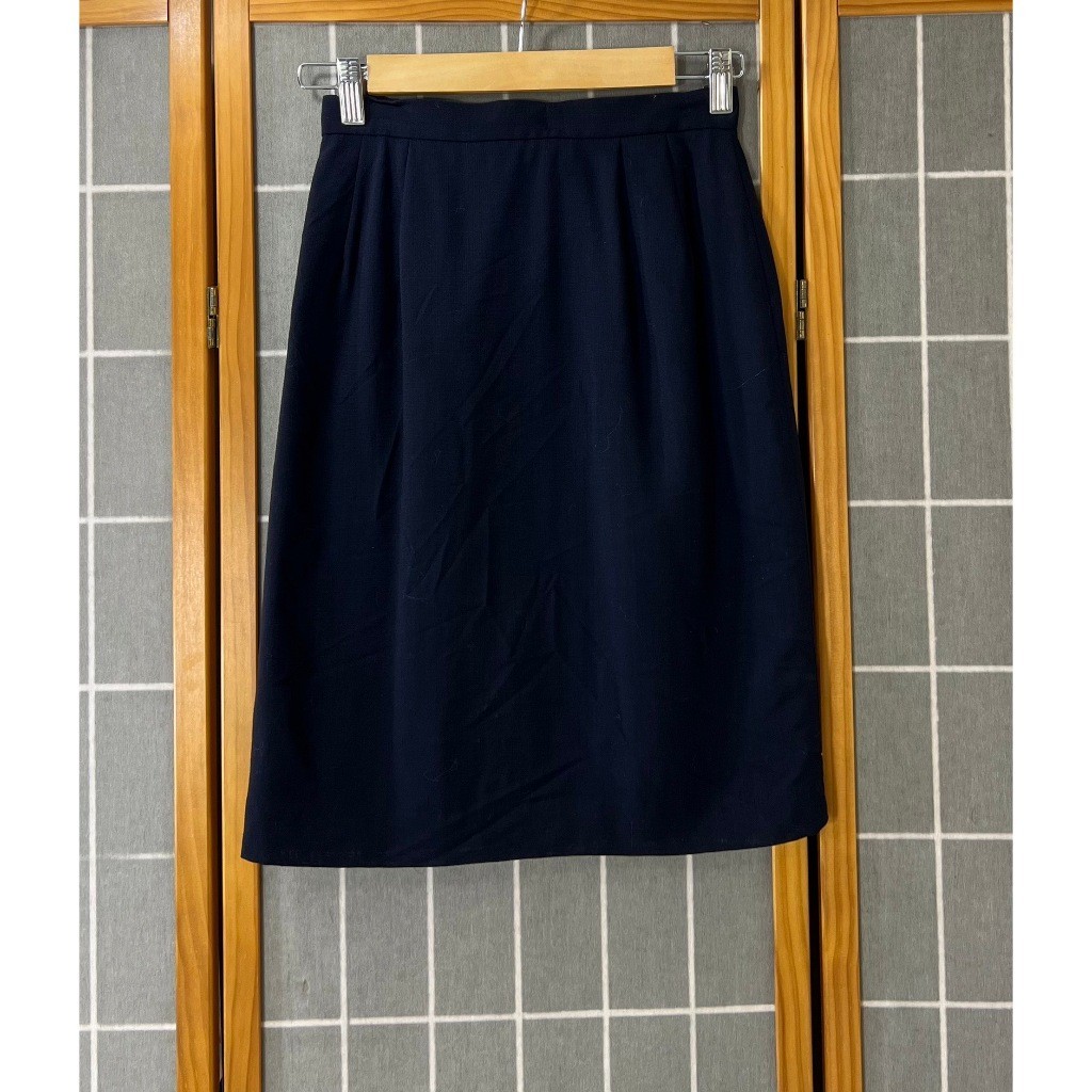 *B515) กระโปรงทำงานไซส์ 9 ผ้า wool สีเนวี่ซิปหลังแหวกหลังมีซับเอว 25 สะโพก 36 ความยาว 21 แหวกหลัง 4.