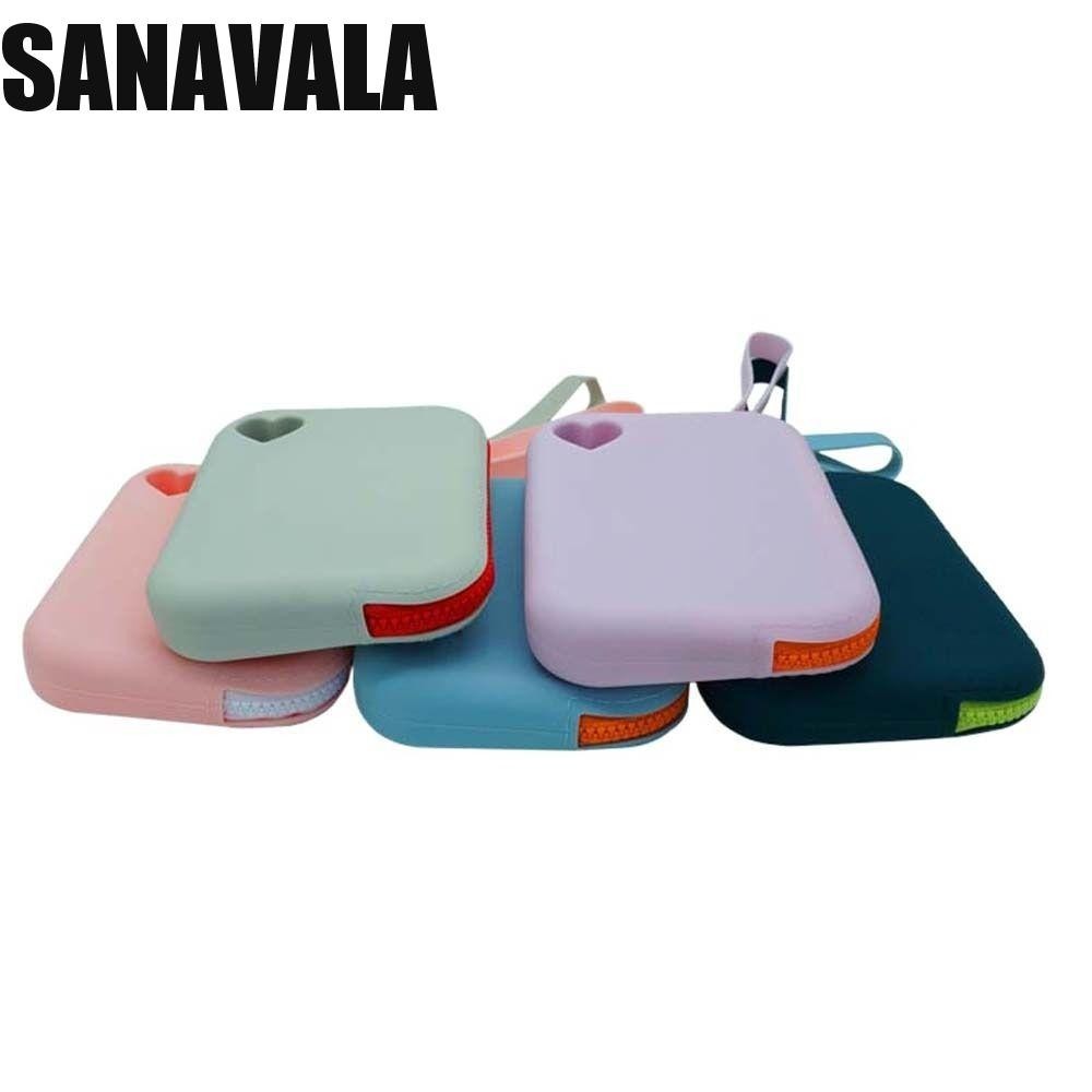 Sanavala กระเป๋าสตางค์ซิลิโคน กระเป๋าใส่เหรียญ ทรงสี่เหลี่ยมผืนผ้า สีพื้น เรียบง่าย แบบพกพา พร้อมสายคล้อง ความจุขนาดใหญ่ สไตล์เกาหลี สําหรับผู้หญิง และผู้ชาย