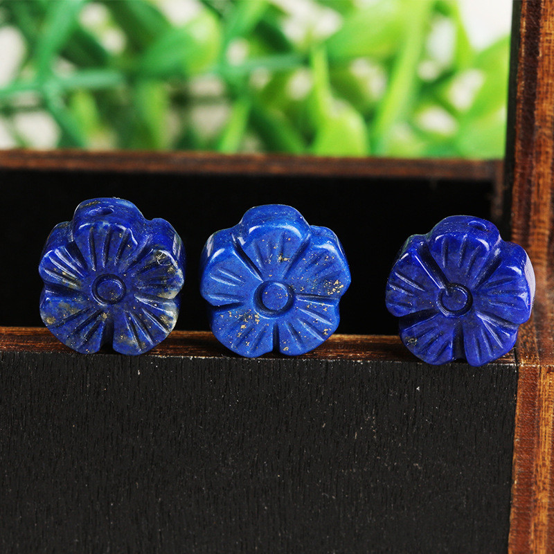 lapis lazuli ลาพิสลาซูลีธรรมชาติแกะสลักรูปดอกพลัมอุปกรณ์สร้อยข้อมือ DIY