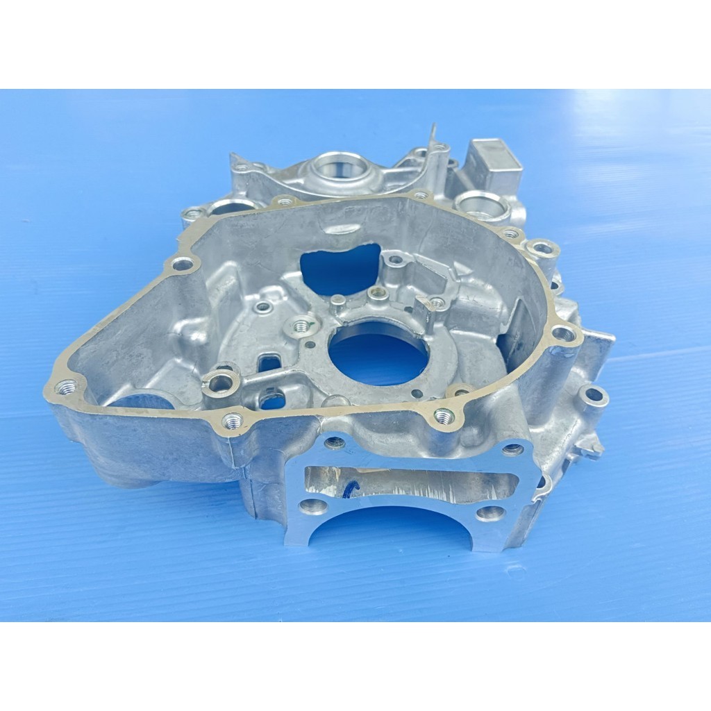 11200-KYZ-901)แคร้งเครื่องด้านซ้ายแท้HONDA Wave125iปี2012-2022 อะไหล่แท้ศูนย์HONDA/1ชิ้น