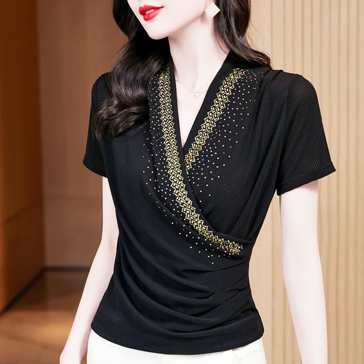 เสื้อยืด ใหม่อินเทอร์เน็ตดารา อิน ที่นิยมซูเปอร์บางผิดปกติข้ามคอวีร้อน พลอยเทียม ฤดูร้อนครึ่งแขนด้านบนสําหรับผู้หญิง