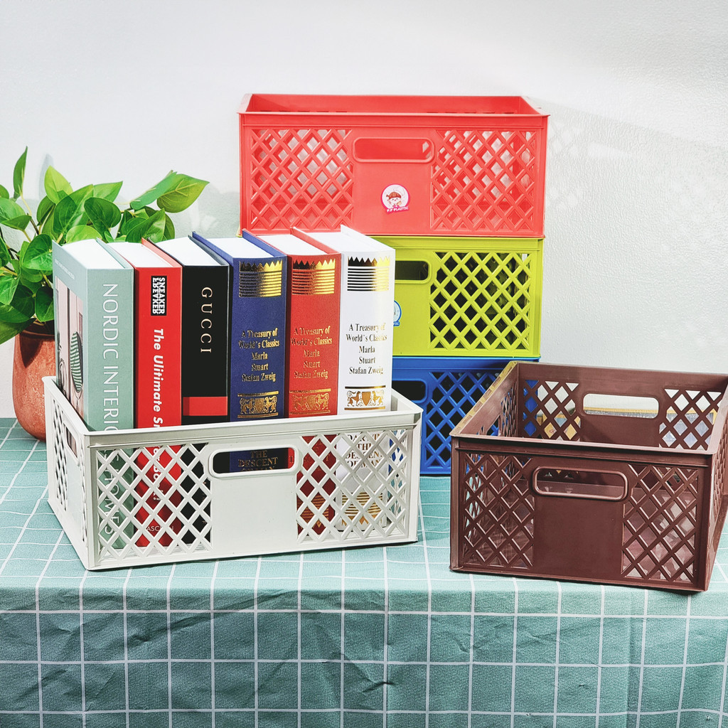 ลังพลาสติก ตะกร้าพลาสติก ใส่เอกสาร A4 ได้ มีมือจับและวางซ้อนกันได้ แบรนด์ ปป รุ่น 9020