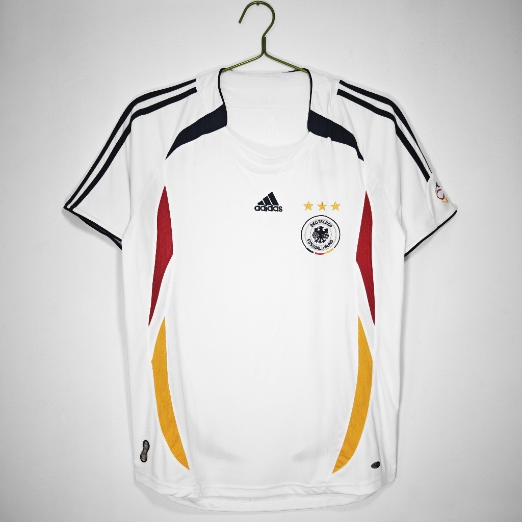 เสื้อฟุตบอลย้อนยุคของทีมชาติเยอรมันปี 2006 สไตล์ BALLACK, SCHWEINSTEIGER และ KLOSE