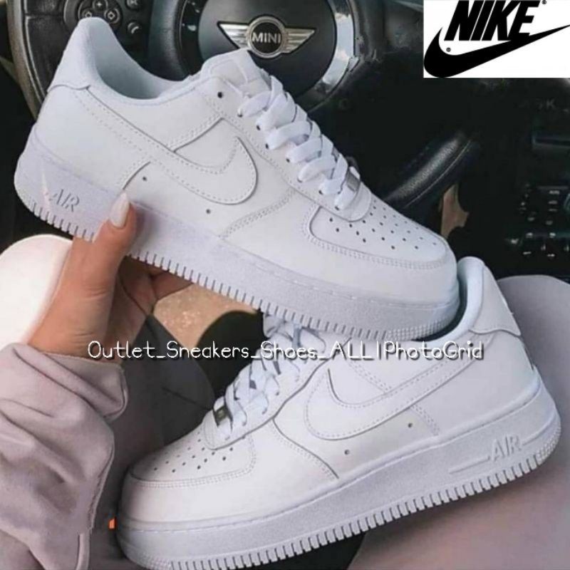 Nike Air Force 1 รองเท้าผ้าใบ สีขาว