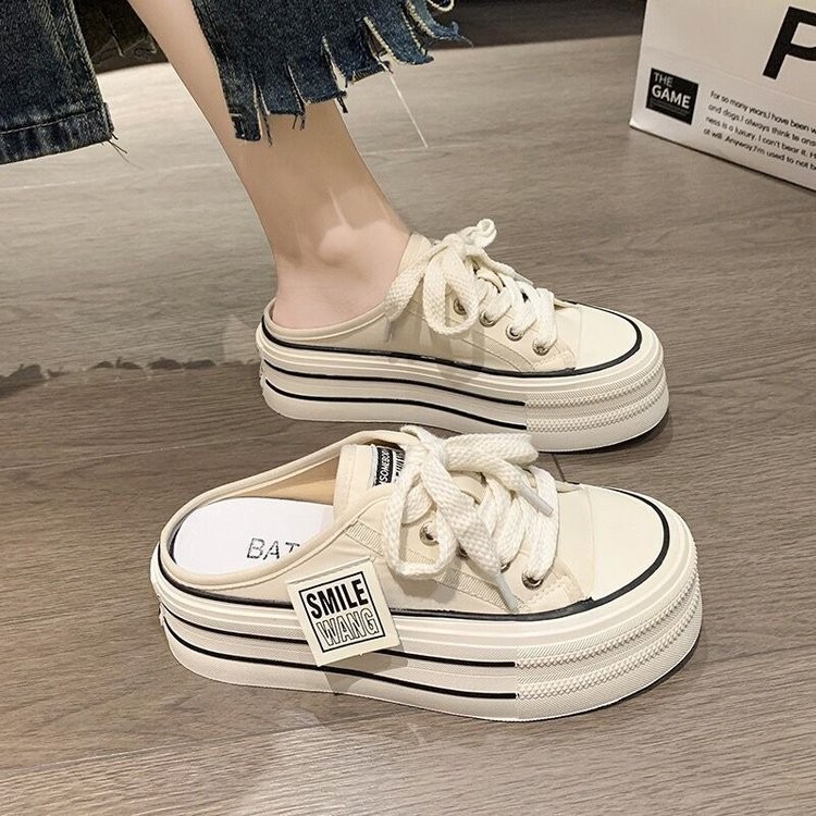รองเท้าผ้าใบแพลตฟอร์ม ทันสมัยสำหรับฤดูร้อน ดีไซน์สวมแบบไม่มีส้น สวมใส่สบายและสะดวก