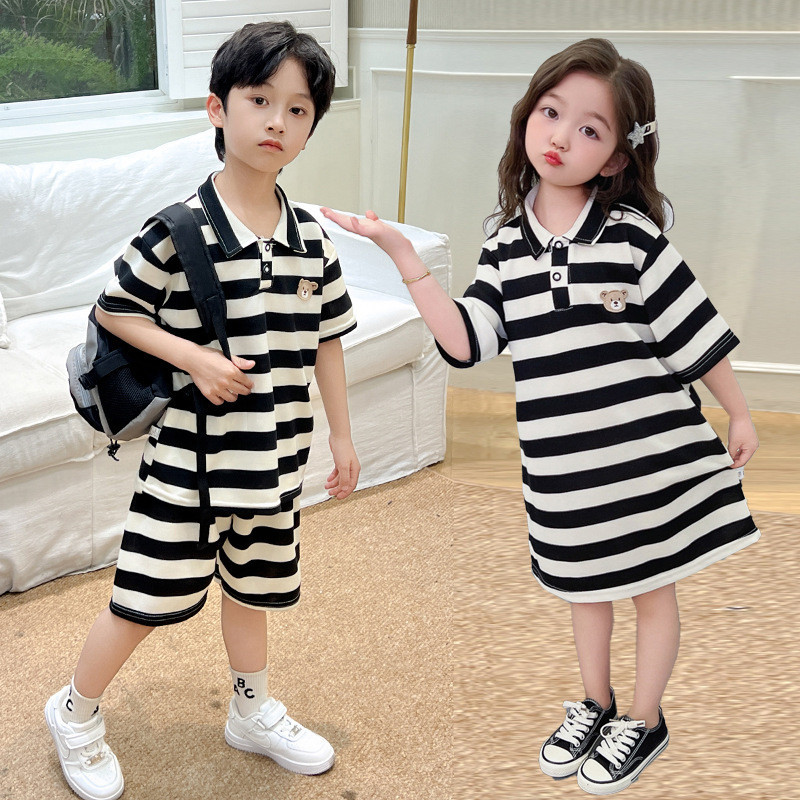เด็กชุดสูทแขนสั้นฤดูร้อนสไตล์ใหม่สาวชุดชายเสื้อยืดเสื้อผ้าสาวกระโปรงแฟชั่น K9YO