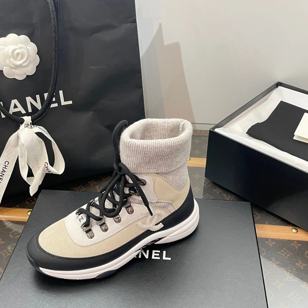 [คุณภาพสูง] Ch ล่าสุดฤดูใบไม้ร่วงฤดูหนาวถุงเท้าขนสัตว์รองเท้าผ้าใบคุณภาพสูง Chanel สไตล์ Double C รองเท้าเดียวกลิ่นหอมยาย Chanel รองเท้าผู้หญิง 2024