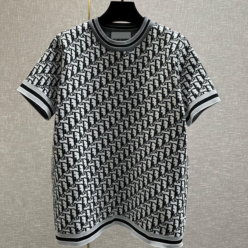 เสื้อยืดแขนสั้นคุณภาพสูงผู้ชายพิมพ์ตัวอักษรแฟชั่นรอบคอลําลองครึ่งแขนด้านบน