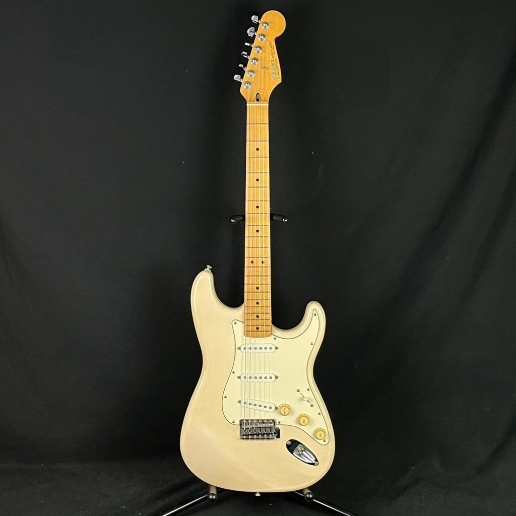 กีต้าร์ไฟฟ้า Fender Mexico Stratocaster