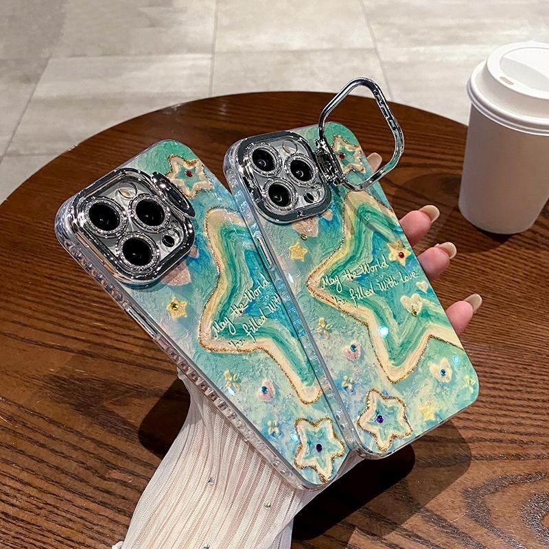 Envel การ์ตูนหมียืนเคสโทรศัพท์,ใช้งานร่วมกับ iPhone16Promax 15plus 14pro 13 12 11 พร้อมฟิล์มเลนส์ Drop-proof Hard Shell เคสโทรศัพท์