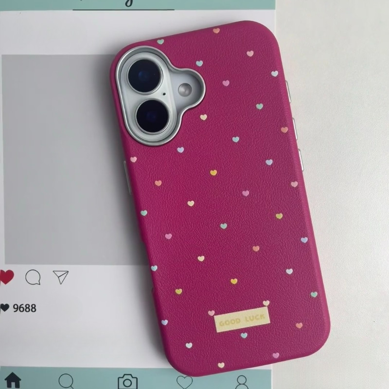 【ขนาดเล็กรูปหัวใจ/หนัง เคสซิลิโคนนุ่ม/สีแดง】เคส เข้ากันได้กับ iPhone 13 14 15 16 Pro Max case