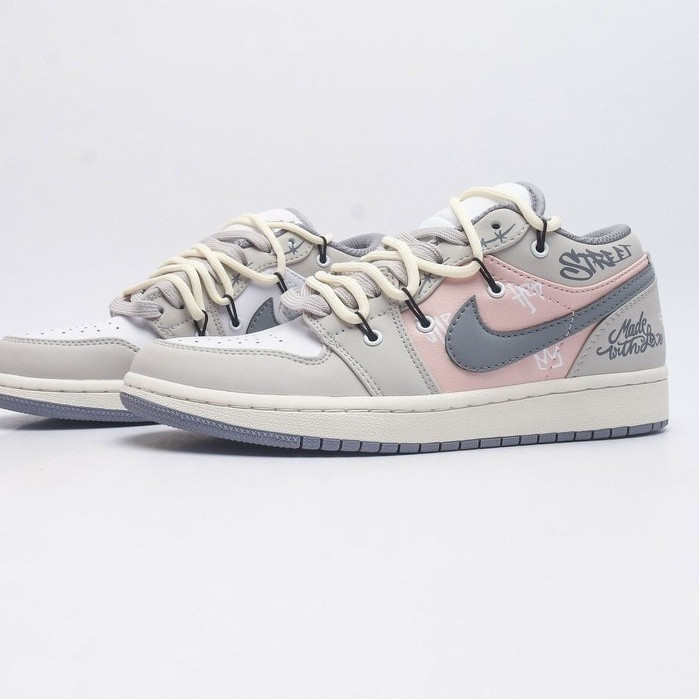รองเท้าผ้าใบ Nike Air Jordan 1 แบบต่ำ สีเทา ชมพู แบบสบาย