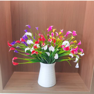 (หลายสี) ดอกไม้ปลอม ช่อดอกลิลลี่คาลล่า ดอกไม้ประดิษฐ์สำหรับตกแต่งบ้าน ไม้พลาสติกหญ้าสีเขียว