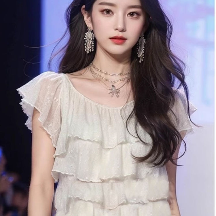 เสื้อชีฟองน่าระทึกใจสไตล์อ่อนโยนหวาน 2024 ผู้หญิงฤดูร้อนรูปแบบใหม่การออกแบบความรู้สึกแฟชั่นสีทึบเรียบง่ายหนุ่มด้านบน