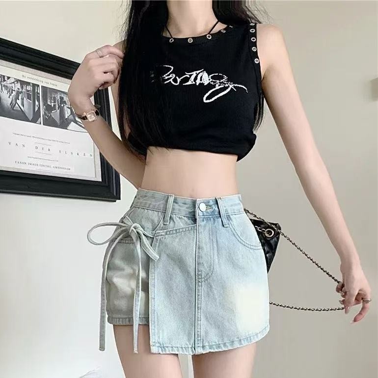ฤดูร้อนกางเกงขาสั้นผ้ายีนส์ปลอมสองชิ้น A-line เอวสูงออกแบบเฉพาะ culottes สายรัดผิดปกติ
