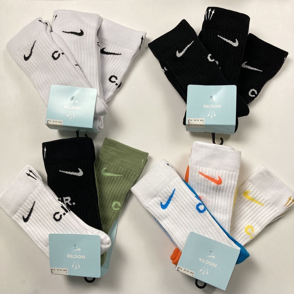 Nike & NOCTA ถุงเท ้ าผู ้ ชายและผู ้ หญิง สีดํา / ขาว 3 แพ ็ ค DD9240