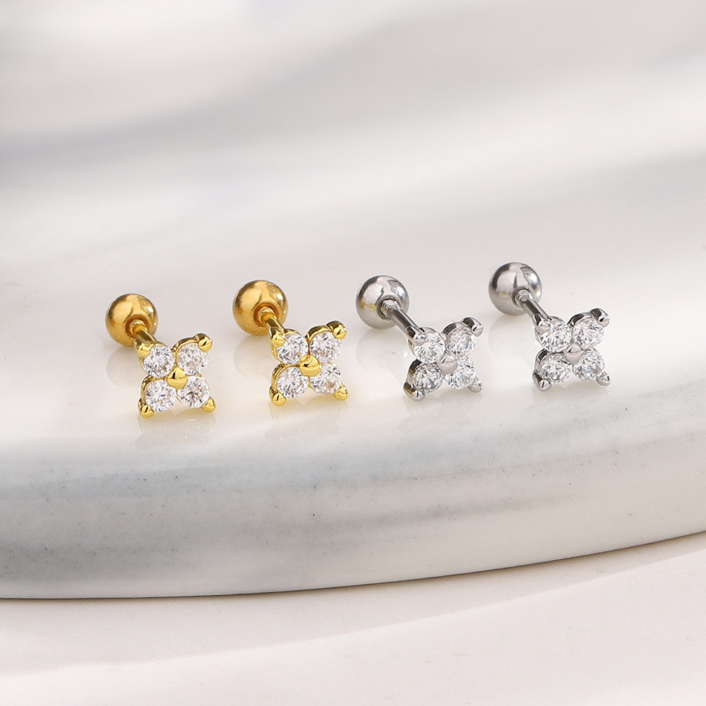 Clover Zircon Mini ต ่ างหูสําหรับผู ้ หญิงใหม ่ Helix ต ่ างหูน ่ ารัก Hypoallergenic Piercing ต ่ างหูชุดเครื ่ องประดับ