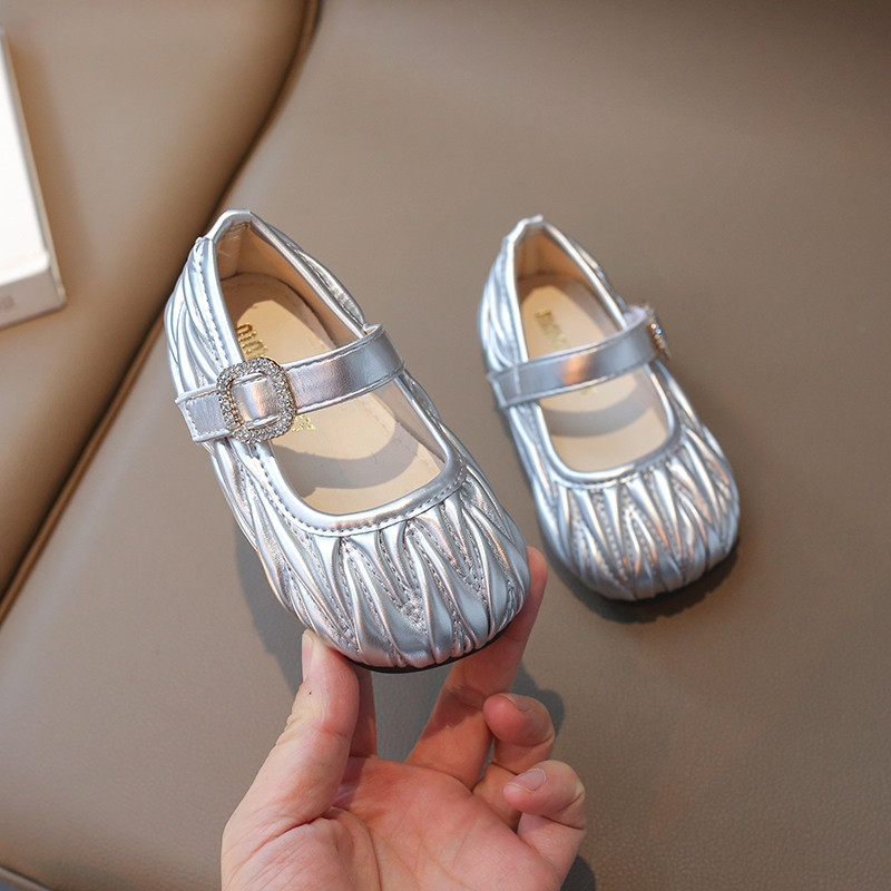 รองเท้าส้นแบนหนังเรียบง่ายสไตล์เกาหลีสําหรับเด็กทารกสีทึบรอบนิ้วเท้ากันลื่นรองเท้าเด็กพื้นนุ่ม 2-16 ปี