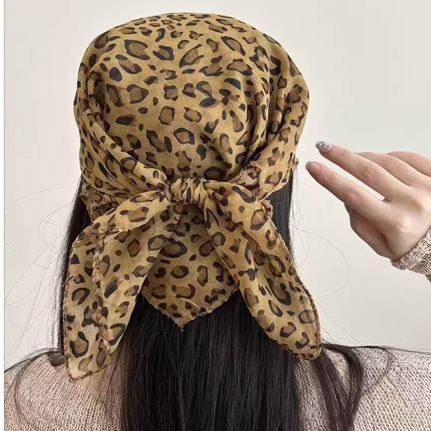 Halo studio พร้อมส่ง🔥 Y2k INS ลูกไม้สามเหลี่ยม Headscarf ผ้าพันคอแฟชั่นวินเทจลายเสือดาว สไตล์หวานและเท่ - รูปที่ 2