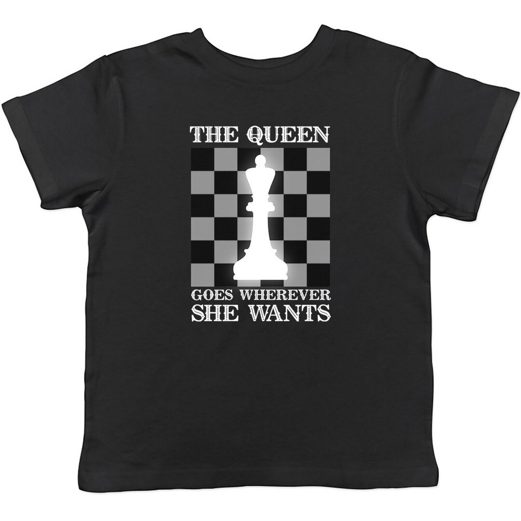 เสื้อยืด พิมพ์ลายหมากรุก Queen Goes Wherever She Wants สําหรับเด็กผู้ชาย