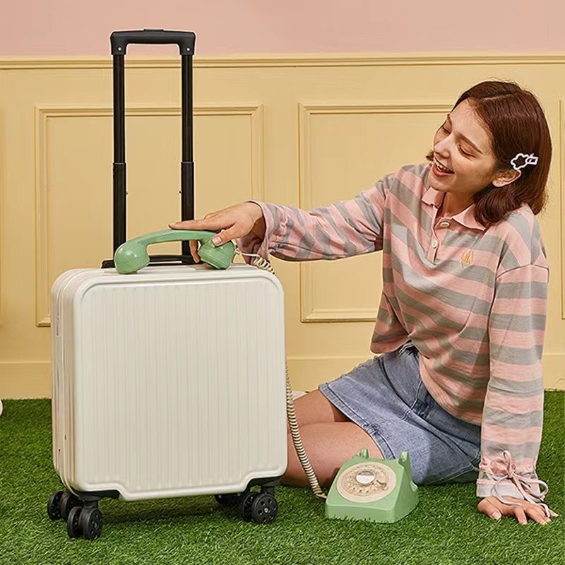 กระเป๋าเดินทาง 18นิ้ว สีชมพู กระเป๋าเดินทางแบบโรลลิ่งส PC+ABS ล้อหมุนได้ 360 องศาอย่างมีสไตล์ รถเข็นกระเป๋า น้ำหนัก เบา - รูปที่ 3