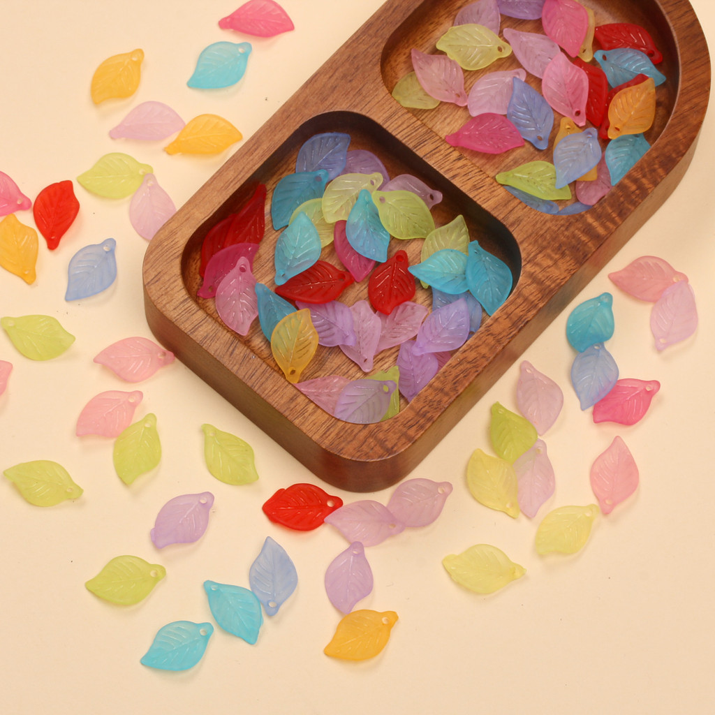 100pcs Candy สีอะคริลิค Frosting Leaf จี้ลูกปัด DIY เครื่องประดับทําแฟชั่นเครื่องประดับอุปกรณ์เสริม 18*11 มม.