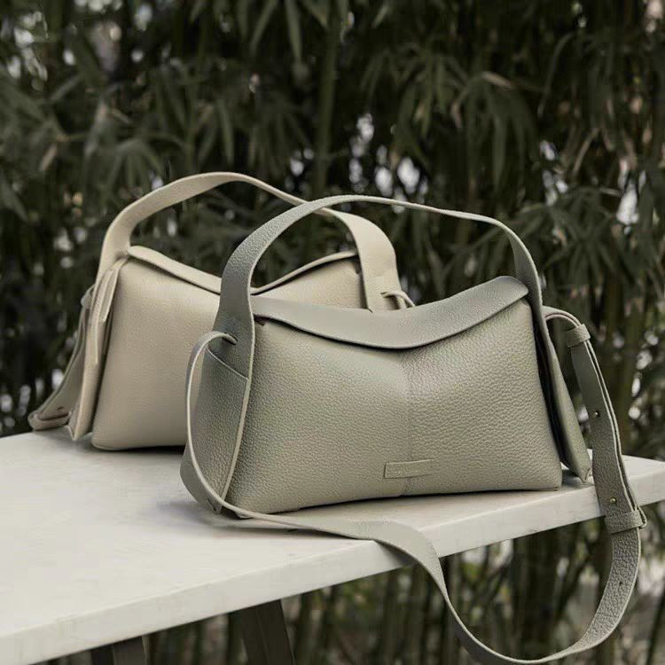 Lu Xiao กระเป๋าสไตล์เดียวกันหญิงแขวนหูกระเป๋า Wanderer กระเป๋าสะพายยอดนิยมกระเป๋ามินิ Dingge กระเป๋า