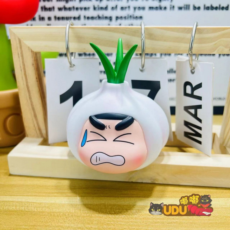 🧄จัดส่งด่วน🧄ฟิกเกอร์ชินจังสีครีดกระเทียม ของตกแต่งโต๊ะ หัวกระเทียมสร้างสรรค์ ตุ๊กตาชินจังตลก คอสเพลย์ชินจัง ของขวัญเพื่อน