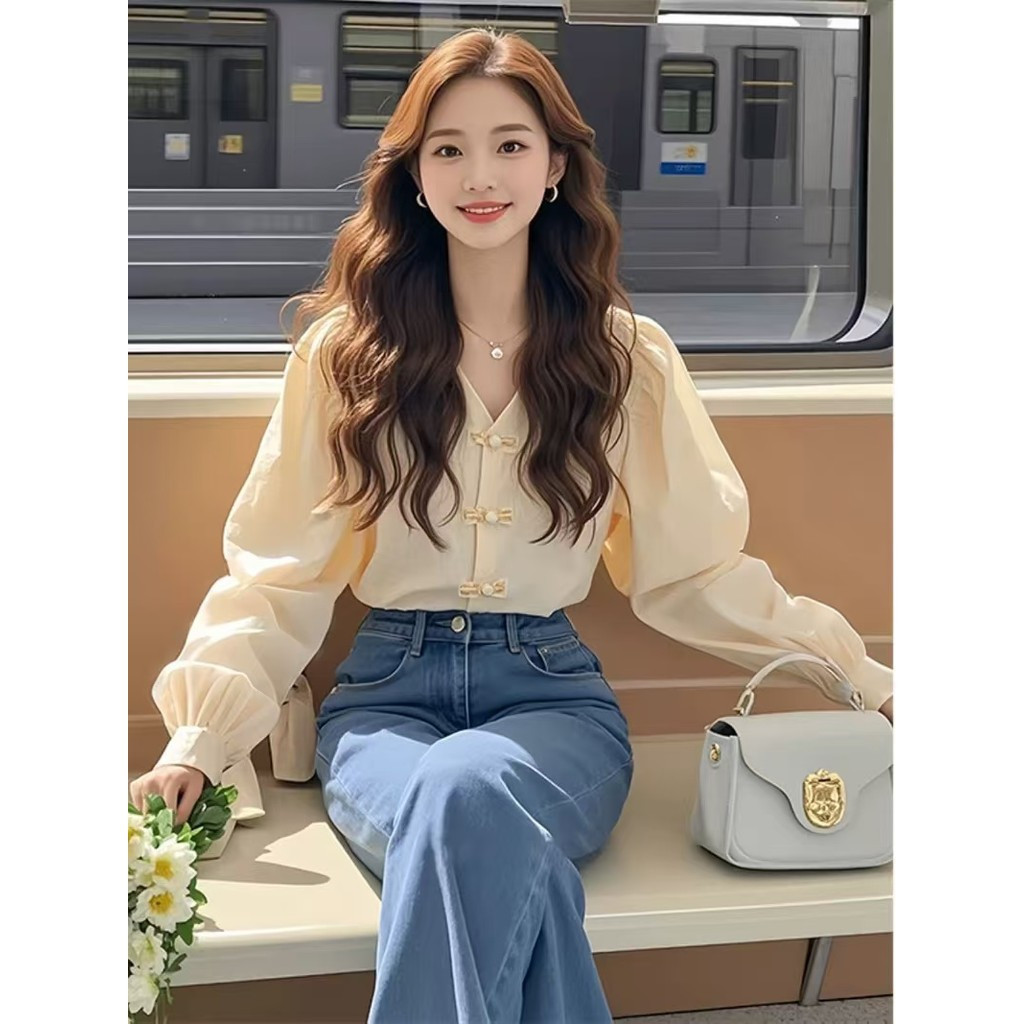 เสื้อขนาดเล็กใหม่สไตล์จีนสีแอปริคอทติดกระดุมเสื้อแขนยาวสไตล์ใหม่ระดับไฮเอนด์ฝรั่งเศสด้านบนเสื้อผู้หญ