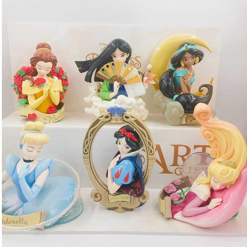 ของแท้ Disney Princess Art ภาพ Series กล่องตาบอด Fairy Tale แฟชั่นเล่นเด็กของขวัญคอลเลกชันโรงรถชุดเครื่องประดับ
