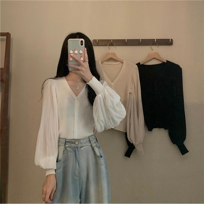 Lune_Graceเสื้อไหมพรมแขนยาว กระดุมหน้า ดีเทลแขนพลีทผ้าชีฟอง คอวีแขนโคมไฟ เรียบหรูคุณหนูมาก รุ่น635