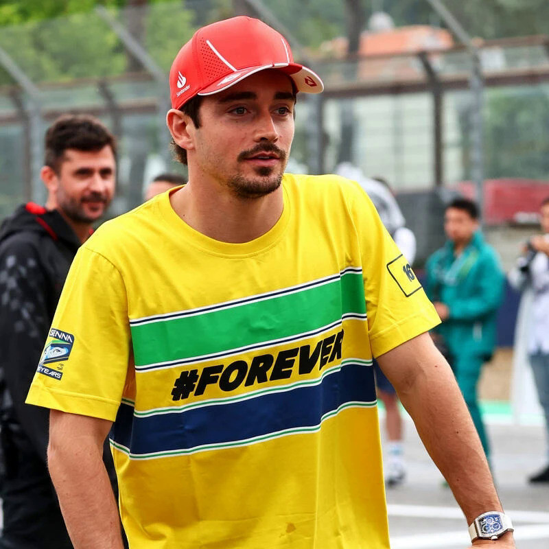 FOREVER SENNA เสื้อยืด 2024 แฟชั่นผู้ชาย T เสื้อ Casual Ayrton Senna สูตรบราซิล 1 ตํานานเสื้อยืดกราฟ