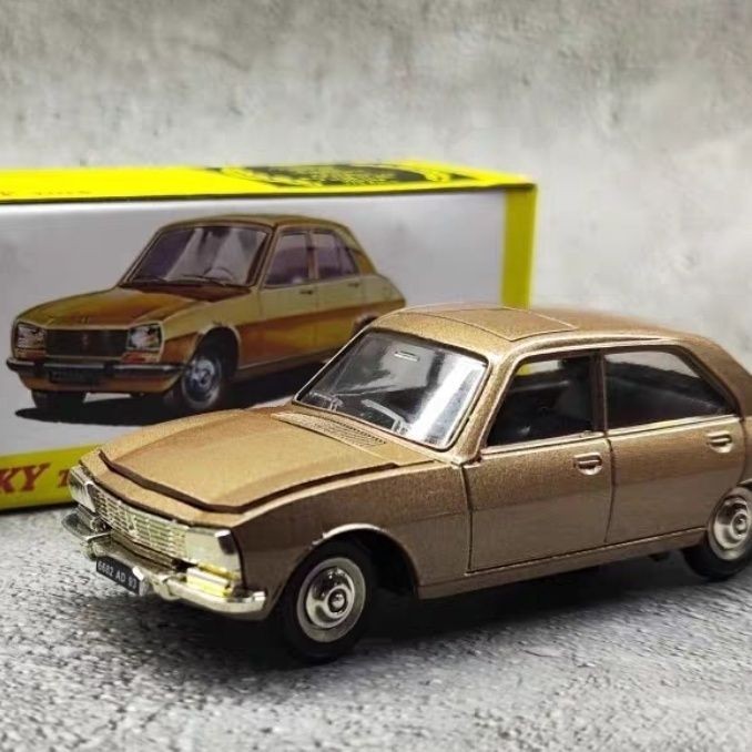 Dinky ของเล่น 1/43 PEUGEOT 504 PEUGEOT 504 สามารถเปิดประตูรถรุ่นรถโบราณ