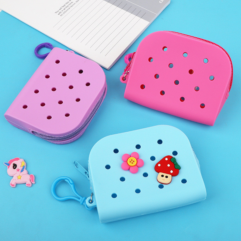 BOGG BAG Dongdong 2024 กระเป๋ารูการ์ตูนซิลิโคนกระเที่ถอดออกได้น่ารักกระเป๋ากันน้ํากระเป๋าใส่เหรียญ