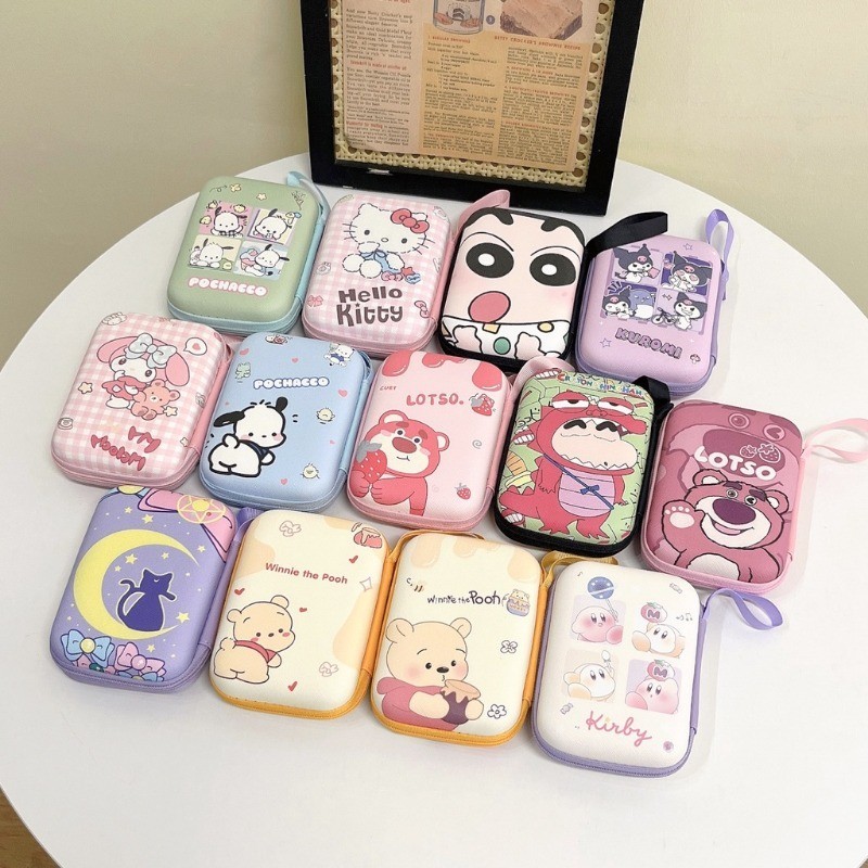 น่ารัก Hello Kitty หูฟังกระเป๋าการ์ตูน Sanrio Pochacco Melody ข้อมูลสายป้องกันกระเป๋าแบบพกพากันน้ํากระเป๋าเก็บเครื่องสําอาง