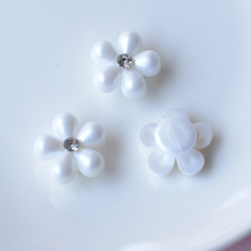 1pcs ดอกไม้มุก Electroplated Love เพชรตกแต่งหัวเข็มขัด DIY Jibitz INS รองเท้า Accessorie น่ารักอุปกรณ์เสริมรองเท้าหัวเข็มขัดตกแต่ง