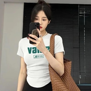 เสื้อยืดเกาหลีสั้นหญิงสวยแพร่กระจายความเป็นเอกลักษณ์ เสื้อรัดรูปเสื้อครอปฤดูร้อนอเนกประสงค์บางบางไหล่เสื้อยืดผู้หญิง