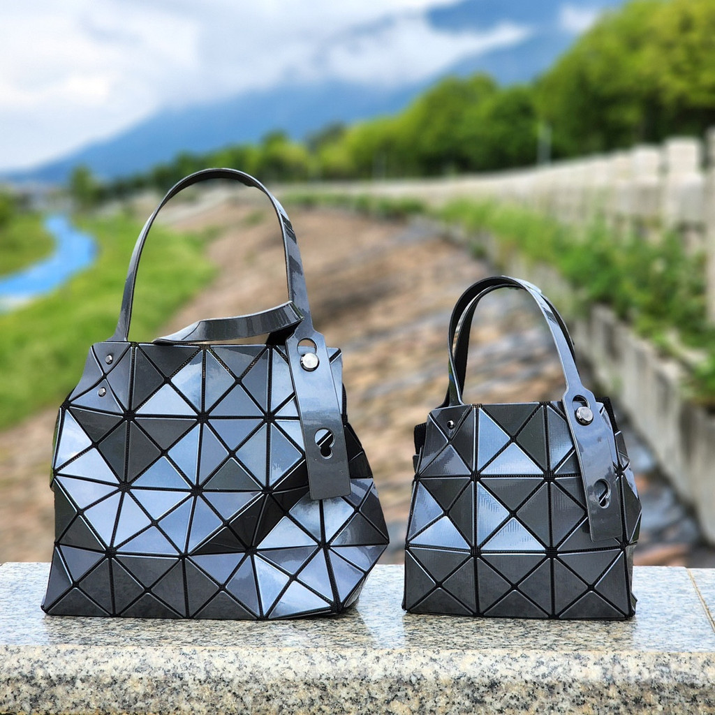 Japan กันยายน CARAT Diamond Small Square Box Quality Diamond Mini Portable Small Square Bag Female Bag