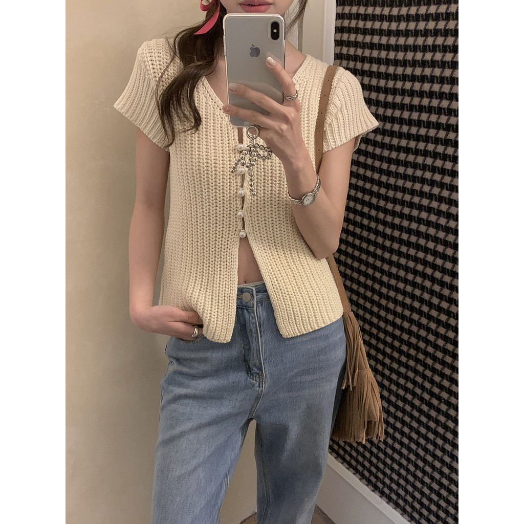 Suxi Minimalist Slim Fit V คอสั้น Sleeved เสื้อถักคอวีผู้หญิง 240617