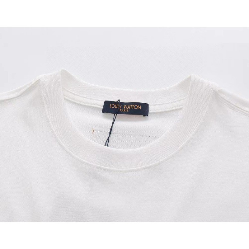 ❤️❤️READY & Stock❤️❤️ L***v T เสื้อผู้ชายแขนสั้นผู้หญิงเสื้อโปโลเสื้อ Unisex 2024 ใหม่