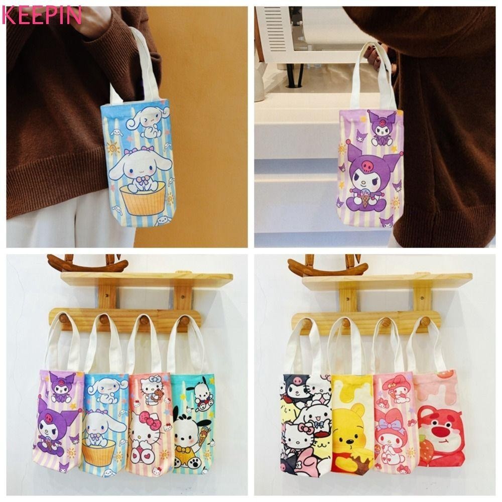 Keepin Kuromi กระเป ๋ าผ ้ าใบ , Kitty Cat Cnnanoroll กระเป ๋ าถือ Melody ขนาดเล ็ ก , Elegant Pochacoo หมีขนาดใหญ ่ ความจุการ ์ ตูนถ ้ วยน ้ ํากระเป ๋ ากลางแจ ้ ง